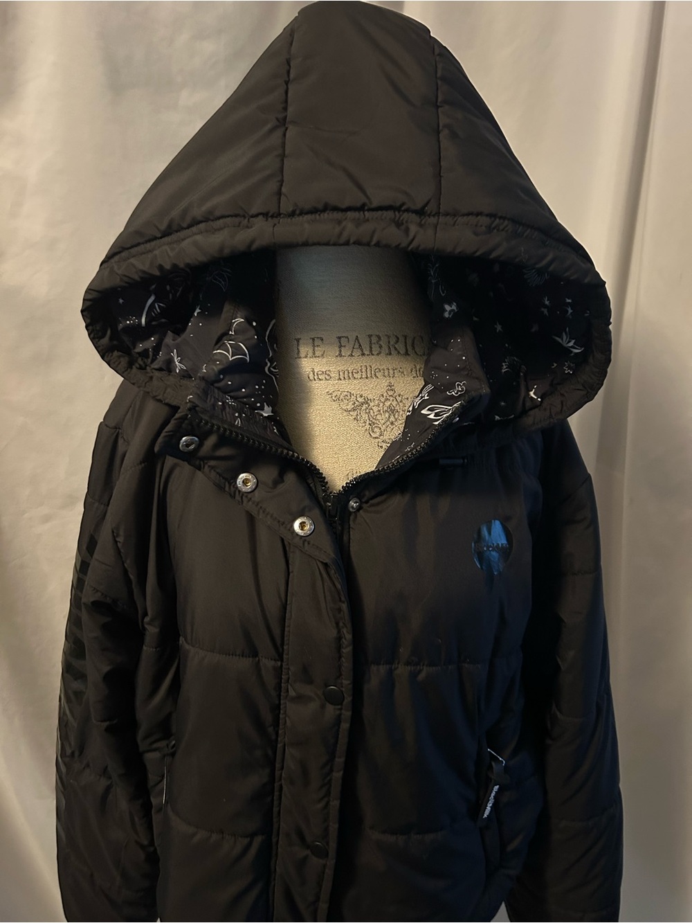 BlackMilk Women's Puffer Coat with Printed Lining - Picture 2 of 6